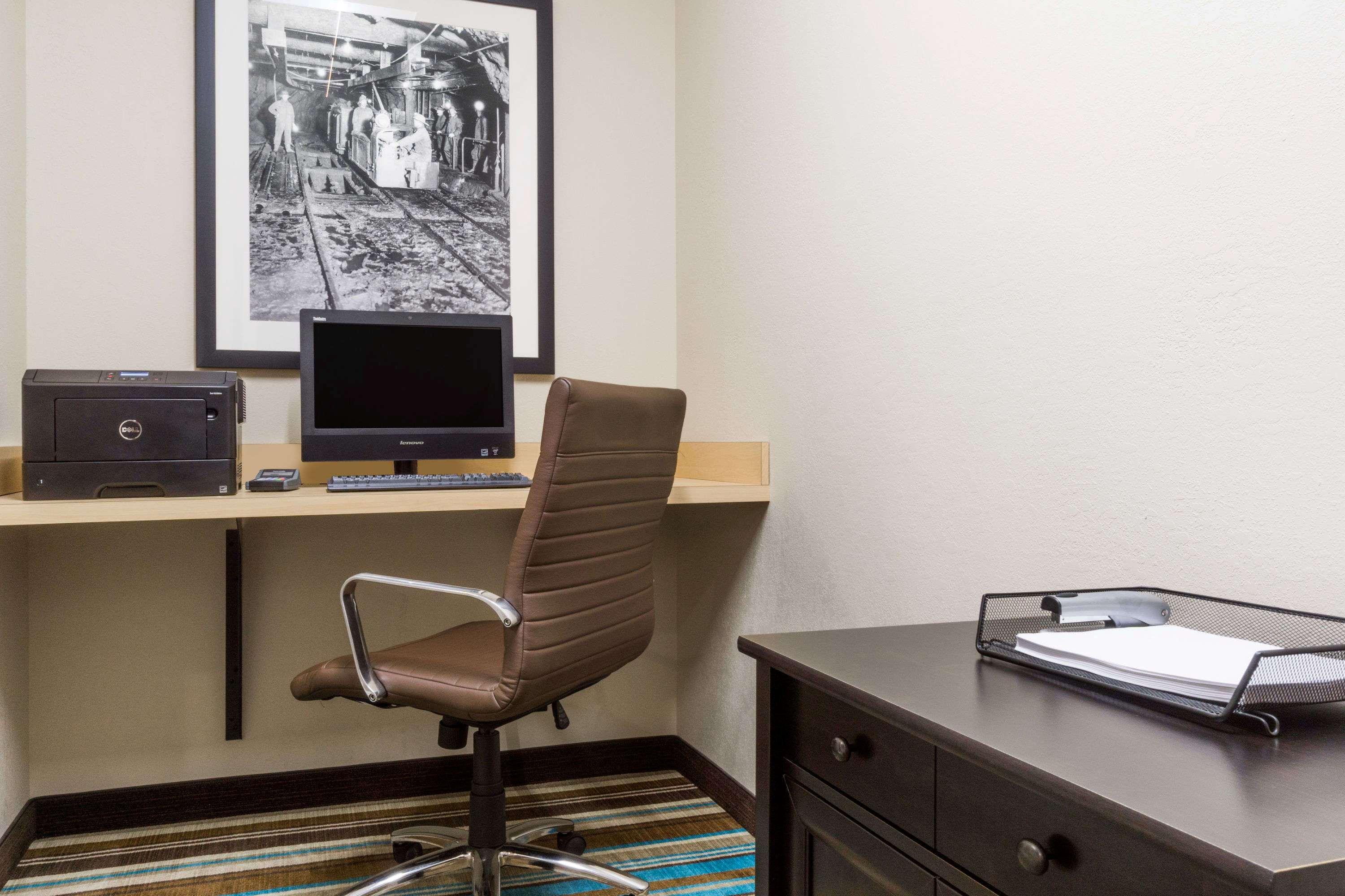 Hawthorn Suites By Wyndham Wheeling At The Highlands Triadelphia Kültér fotó